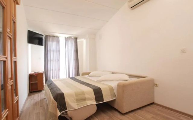 Apartments romano 1099