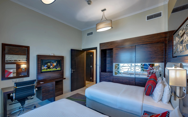Отель Marriott Production City, Dubai