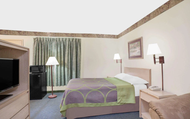 Super 8 By Wyndham Monticello