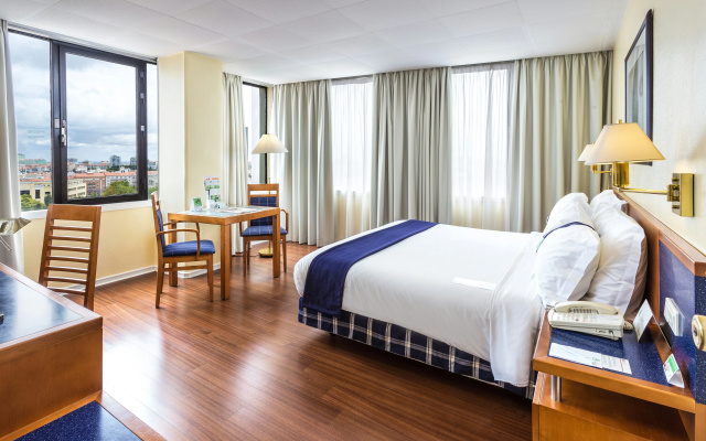 Holiday Inn Lisbon by IHG
