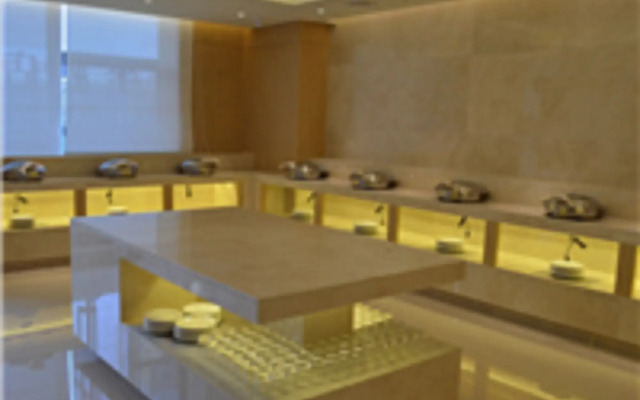 Ji Hotel (Zhenjiang Railway Station South Square)
