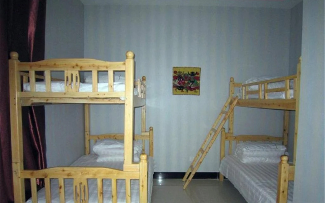 Dunhuang Family Youth Hostel