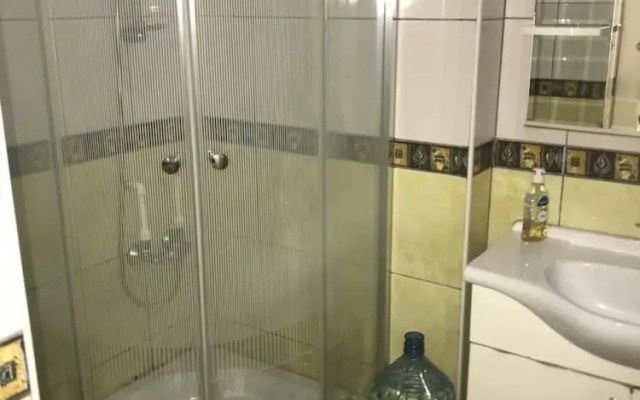 Luxury and Comfortable Apartment