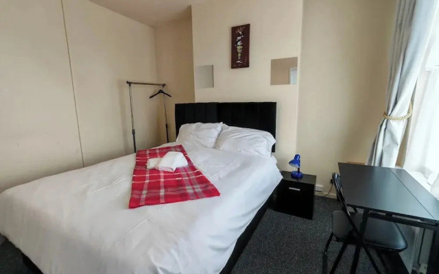 Central Wolverhampton Stay