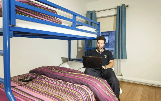 Isaacs Hostel