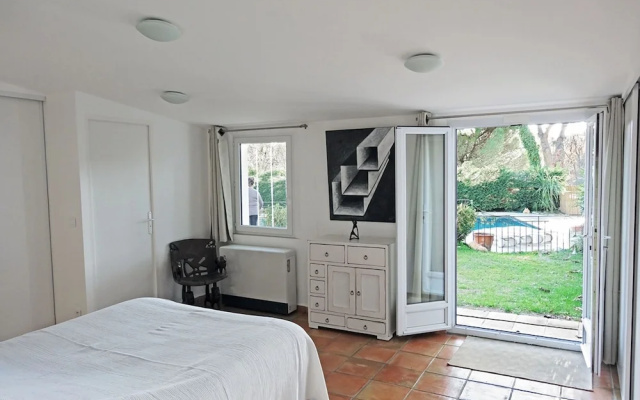 Modern Villa in Gassin with Sauna