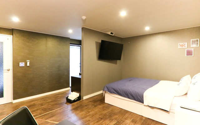 Louis Hotel