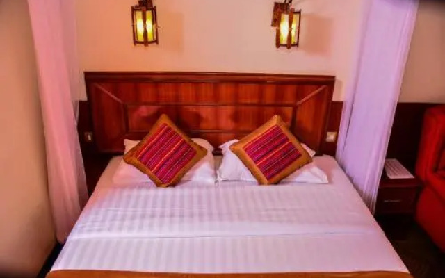 Airport Seasons Hotel