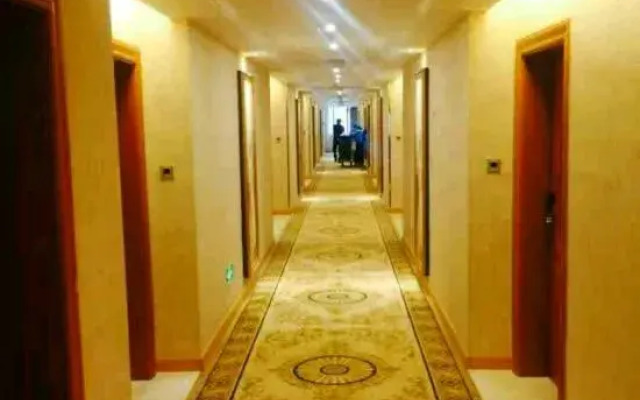 Vienna Hotel (Yizhang)
