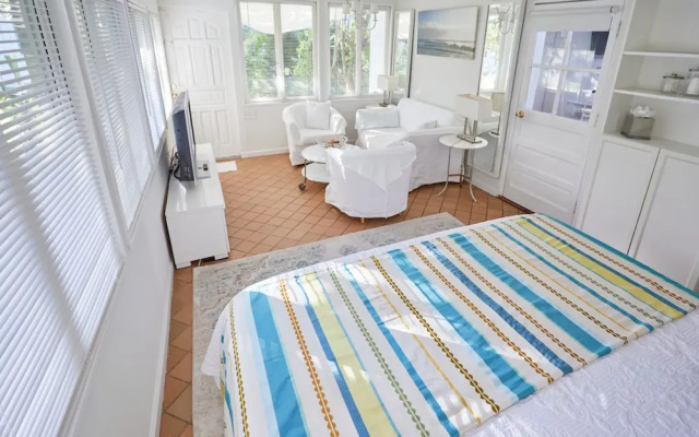 Miami Pool Cottage in El Portal