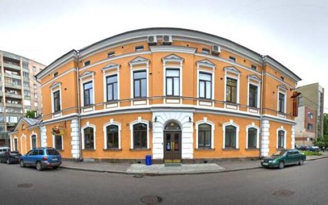 Гостиница Летучая мышь Отель в Выборге 8 отзывов об отеле, цены и фото номеров - забронировать гостиницу Летучая мышь Отель онлайн Выборг вид на фасад
