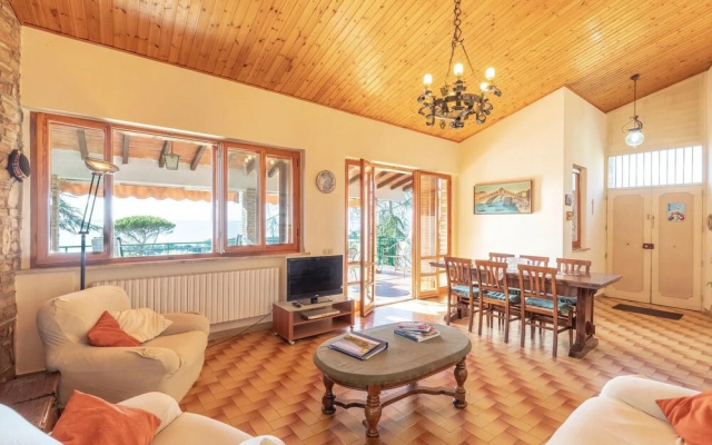 Nice Home in Magione -pg- With Wifi and 4 Bedrooms