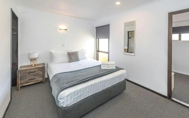 Burwood Manor Motel