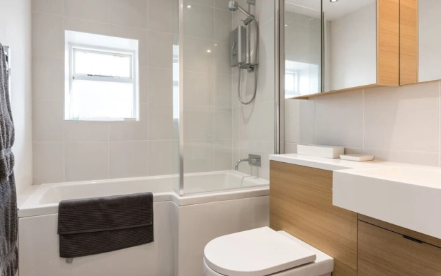 Immaculate 1-bed Apartment on Hove Seafront