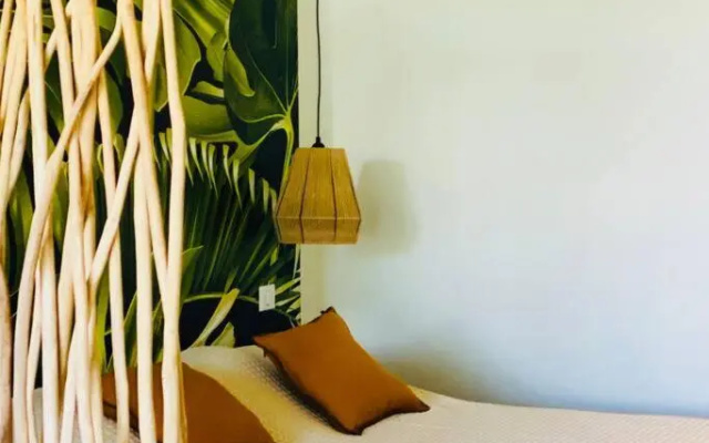 Studio tropical, beautifully renovated, sea view