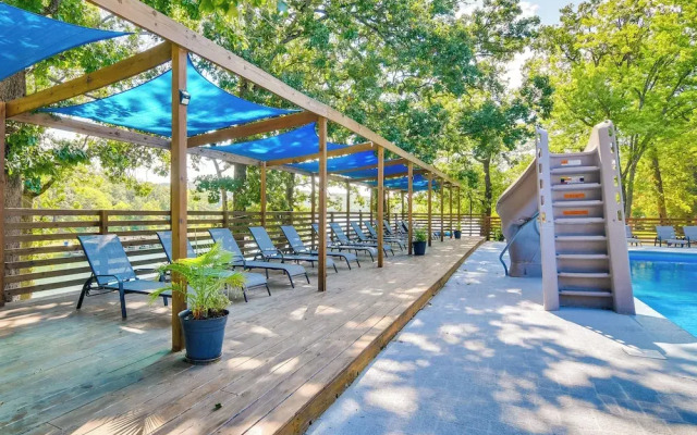Tranquil Kimberling City Getaway w/ Community Pool
