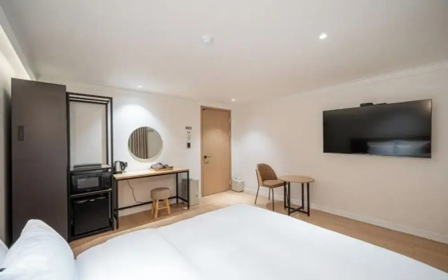 Brown Dot Hotel NamGumi