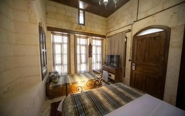 Hayatli Konak