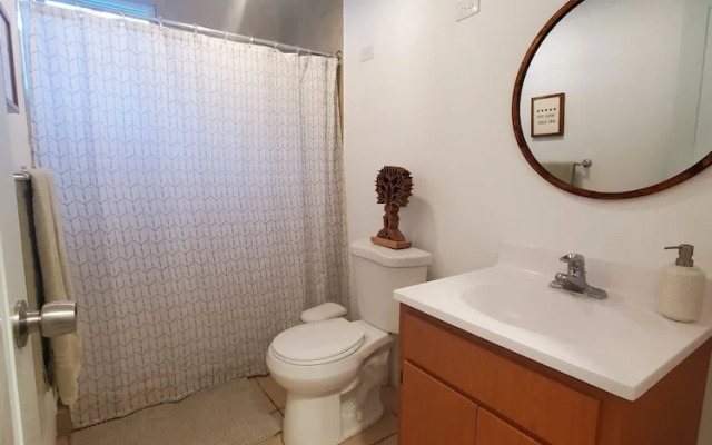 Comfy apartment 8 minute walk from beach
