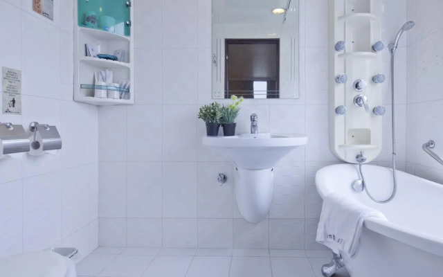 Just Enjoy Business Hotel