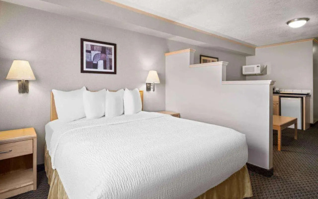 Travelodge by Wyndham Fort McMurray