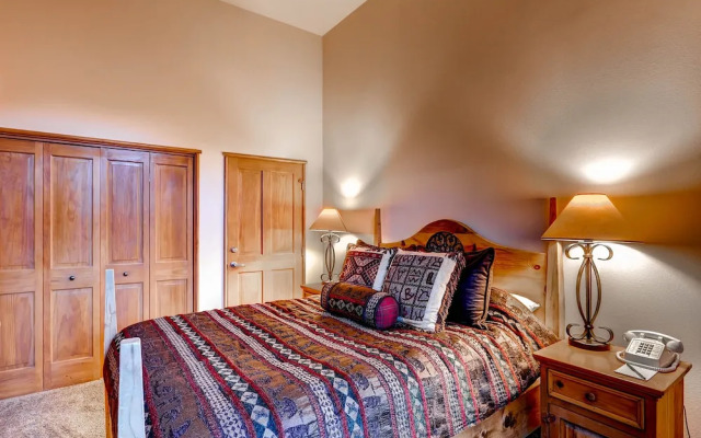 Jackpine & Black Bear Condos by Vail Resorts