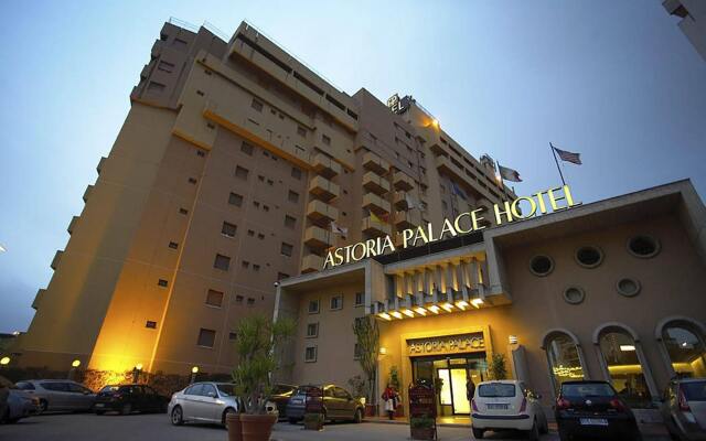 Astoria Palace Hotel вид на фасад