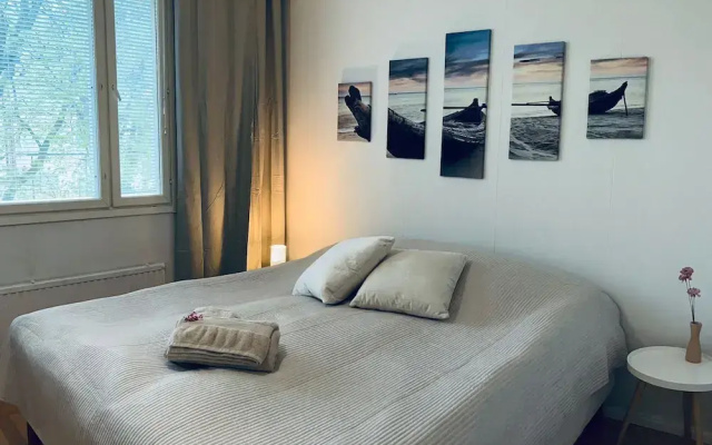 1BR Downtown Apartment with Balcony