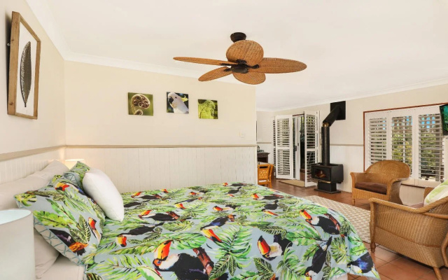 Avocado Grove Bed and Breakfast