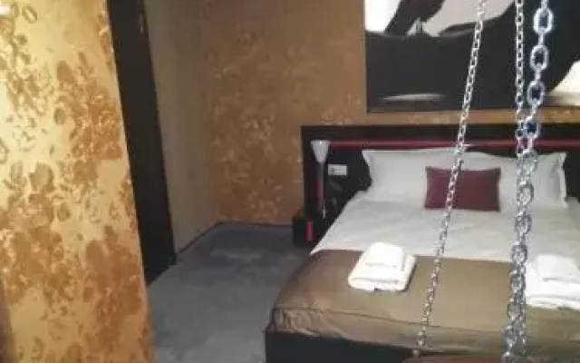 Central Point Boutique Hotel