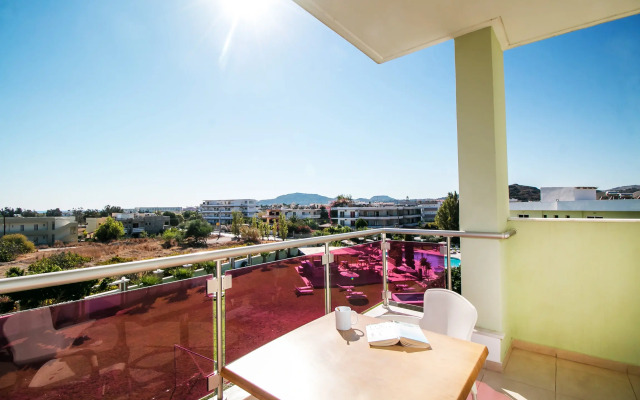 Stamos Plus Hotel