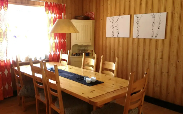 Stora Björnstugan in Laisvallby