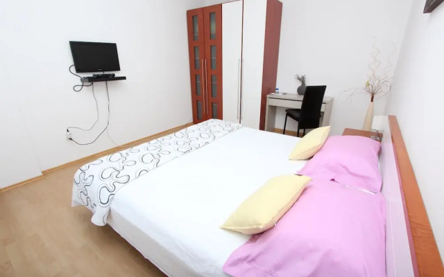 Rooms and Apartment Luana