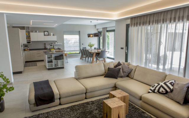 Spacious Villa With Private Pool and Jacuzzi in Porec
