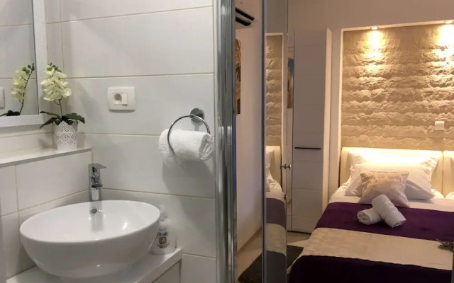 Rooms and apartments Paese