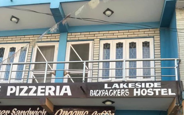 Отель Lakeside Backpackers Hostel Непал, Покхара - отзывы, цены и фото номеров - забронировать отель Lakeside Backpackers Hostel онлайн вид на фасад