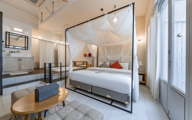 Cheonho Hotel August
