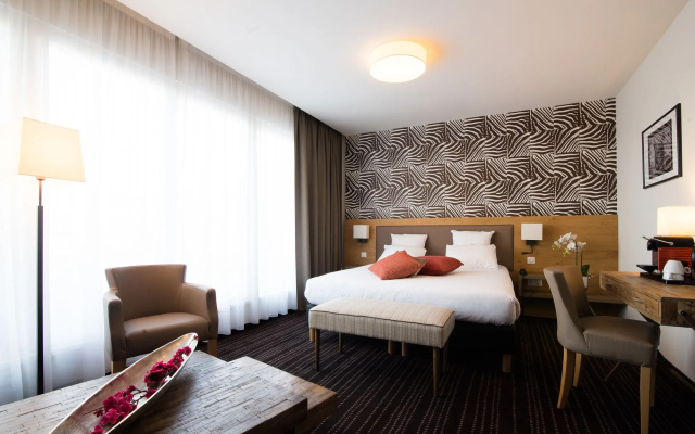 Brit Hotel Le Lodge