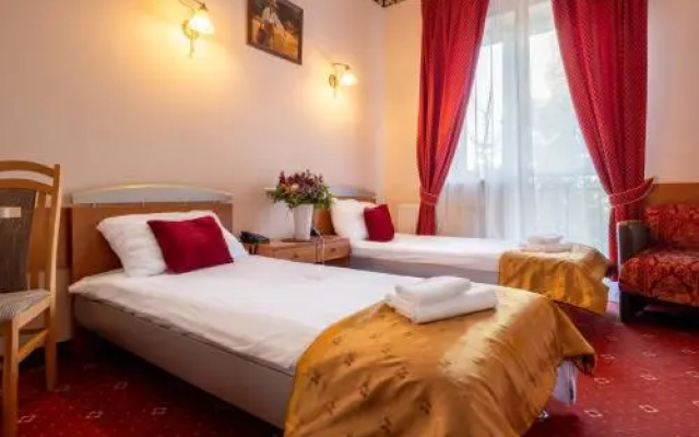 Hotel Trylogia