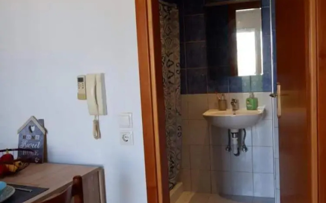 Quiet apartment with easy access to attractions.
