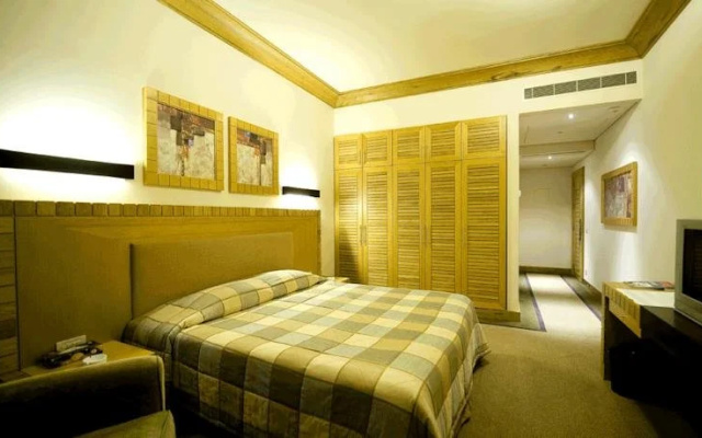 Terrebrune Hotel
