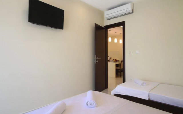 Hotel Shine