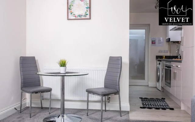 1 Bed House , Free Wifi,Free Parking,Leasure,Business