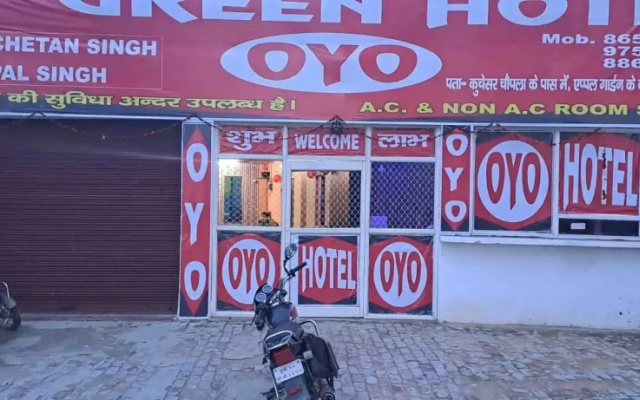 OYO 92428 New Green Hotel