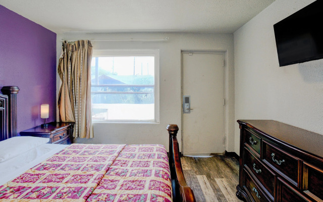 Miami Inn & Suites