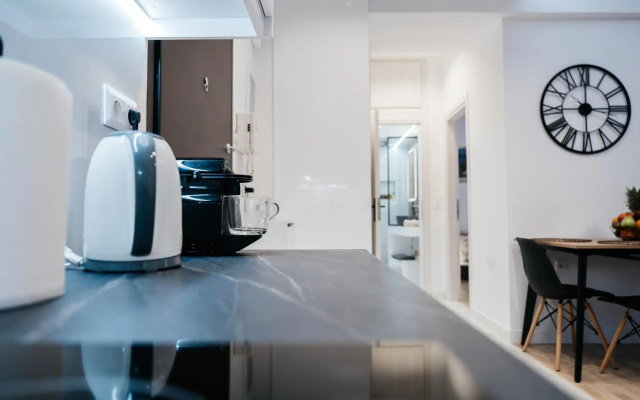 Rent Me (Affordable apartment in Athens)