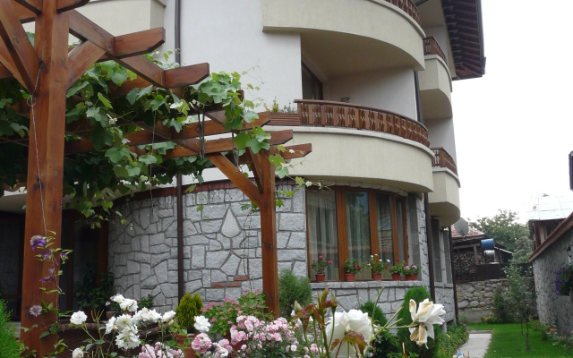 Отель Lina Guest House вид на фасад