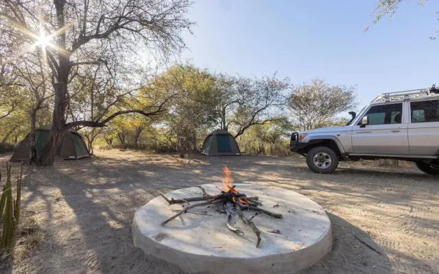Khwai Mokoro Safaris and Campsites