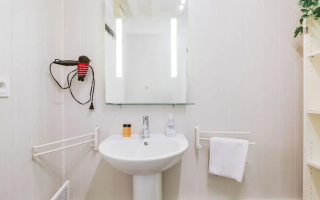 Lovely Apartment in Bayeux With Courtyard & Heating