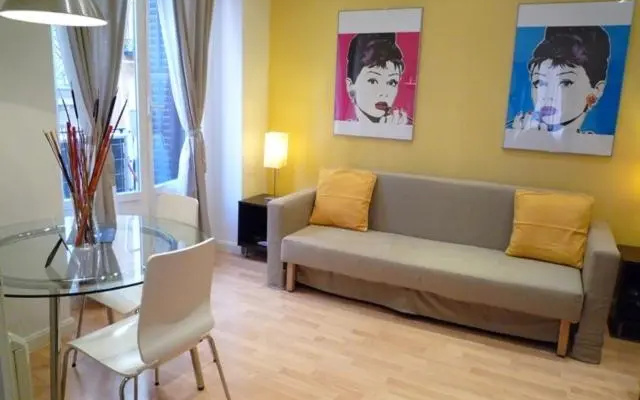 Foster Apartamentos Sol